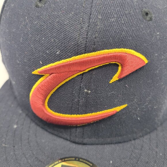 New Era Cleveland Cavaliers Cavs 59Fifty Fitted Hat Dark Navy Blue 7 1/8 lebron - Picture 7 of 8